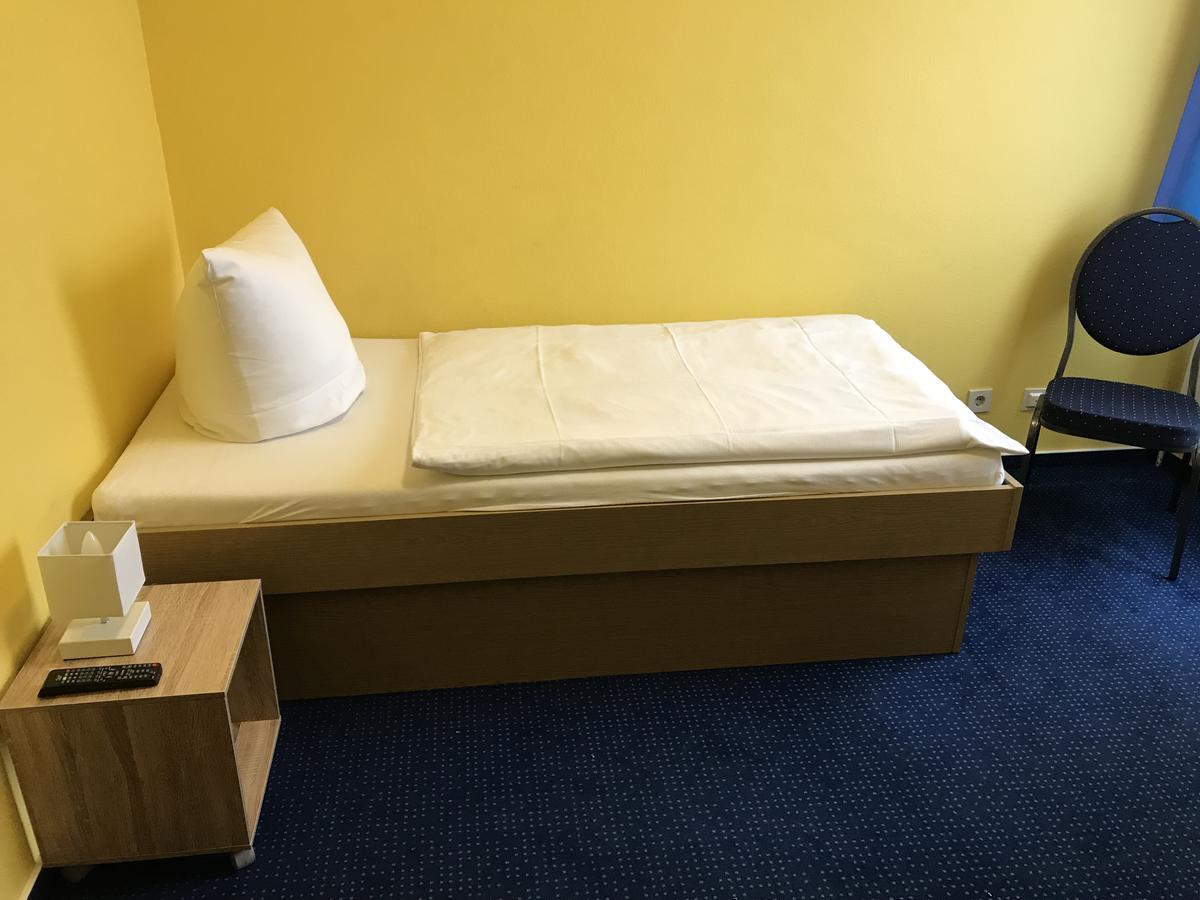 Hotel Km Darmstadt Luaran gambar